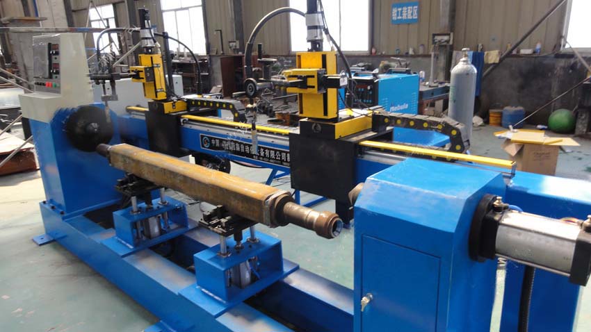 汽車(chē)車(chē)橋自動(dòng)數(shù)控焊接專機(jī)-濟(jì)南冠森自動(dòng)化設(shè)備有限公司